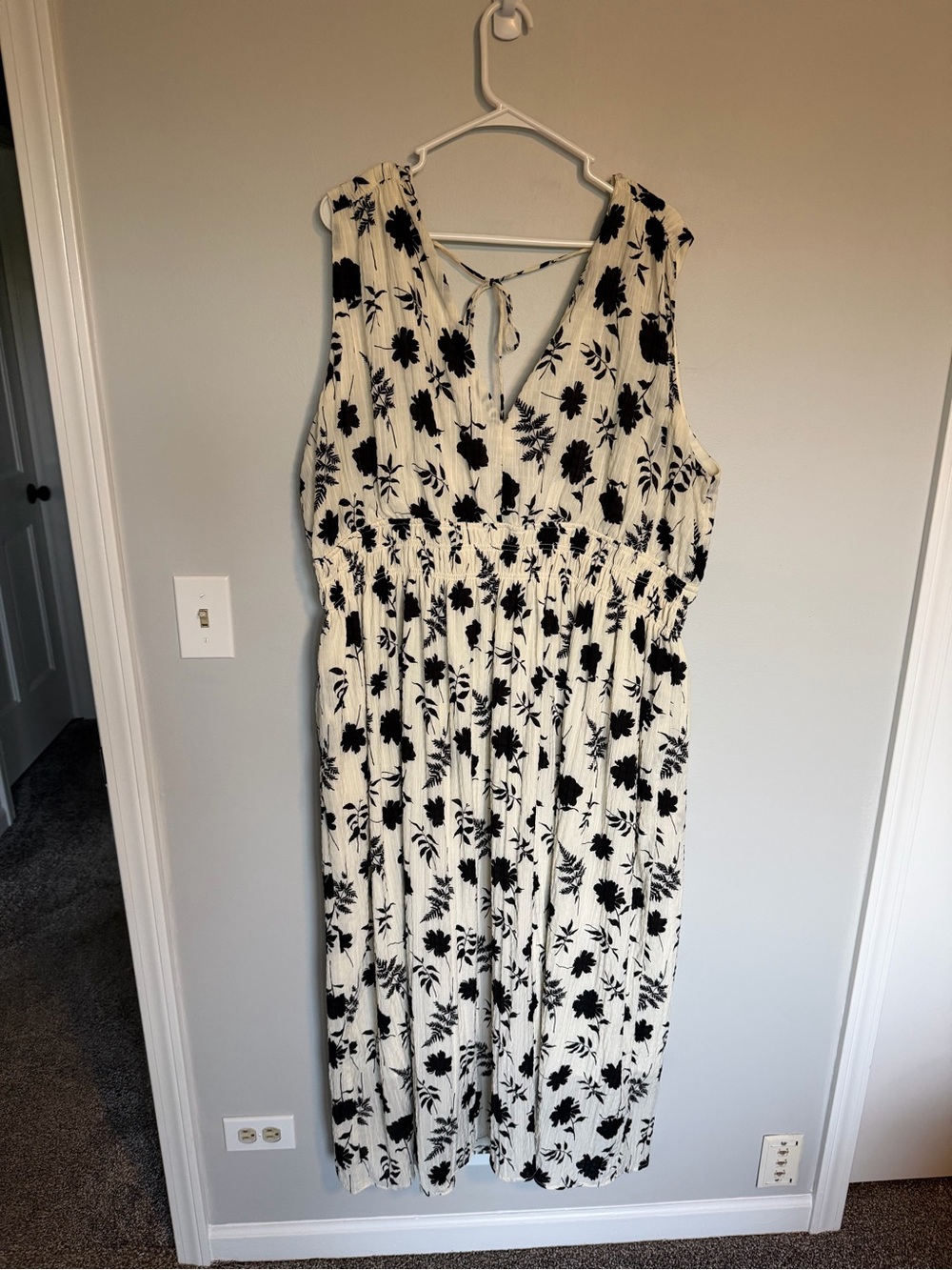 ARULA Black & White Floral Maxi Dress